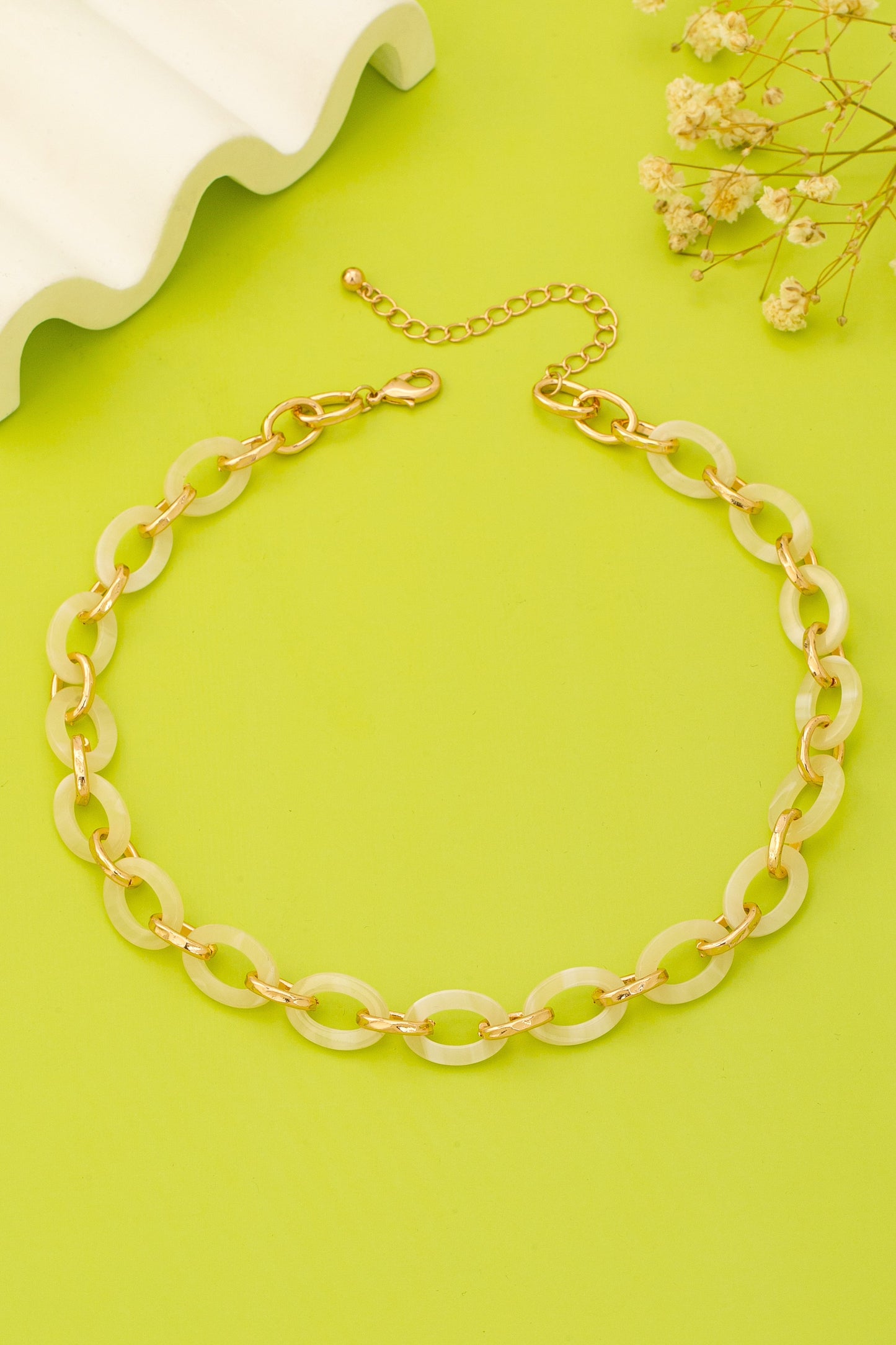 Oval Resin Linked Chain Necklace