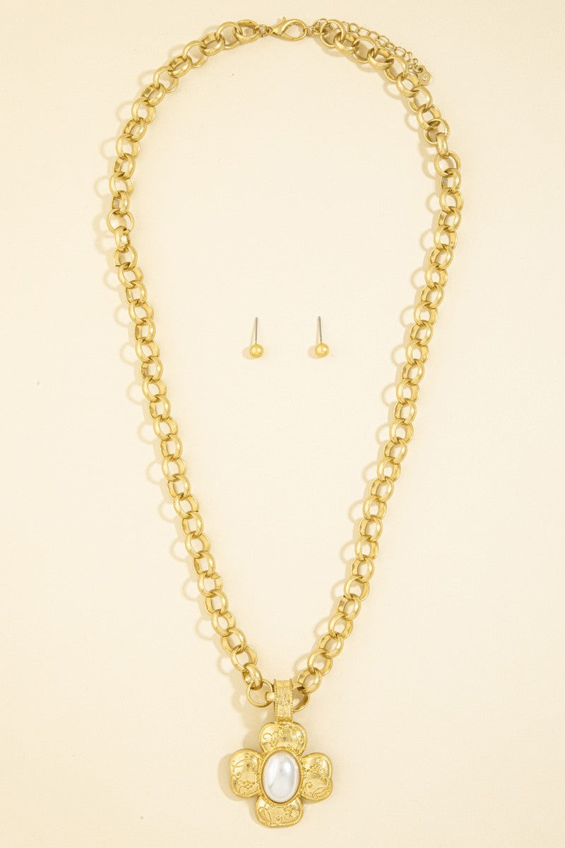 Pearl Center Scroll Cross Chunky Chain Necklace