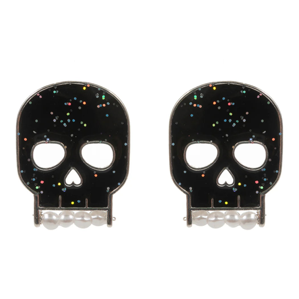 Skull W/ Pearl Tooth Post Earring