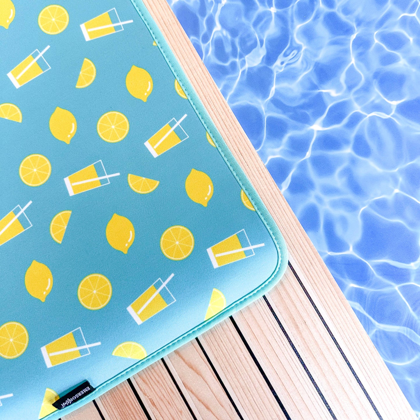 Poolside Seating Mat™ – Swimsuit & Skin Protection