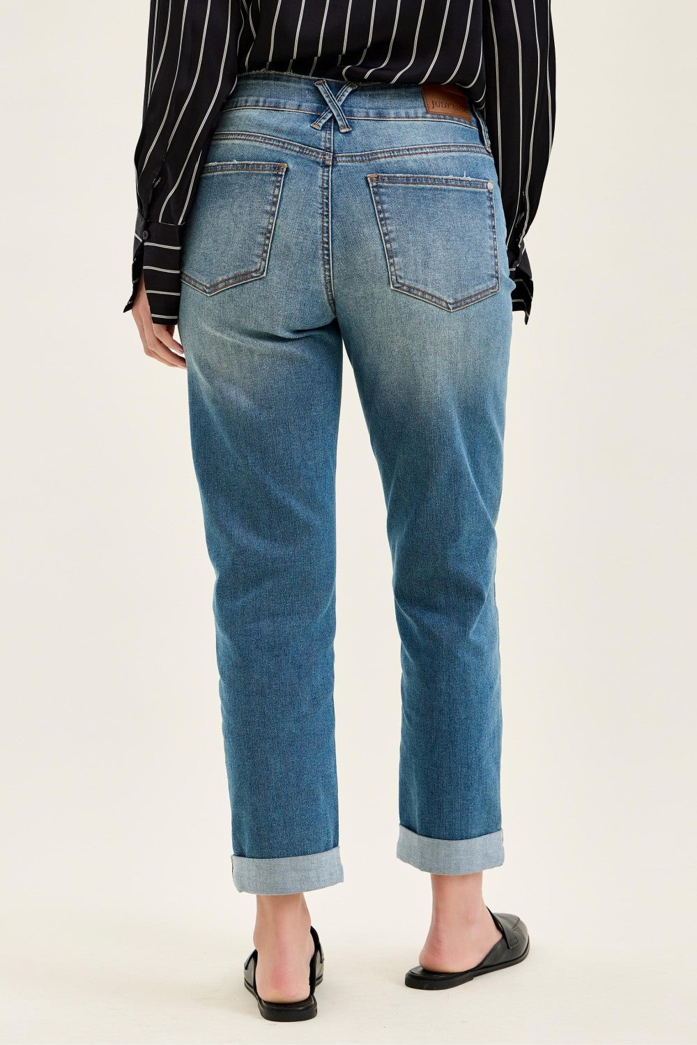 Cooling Boyfriend Cuffed Medium Rise Denim