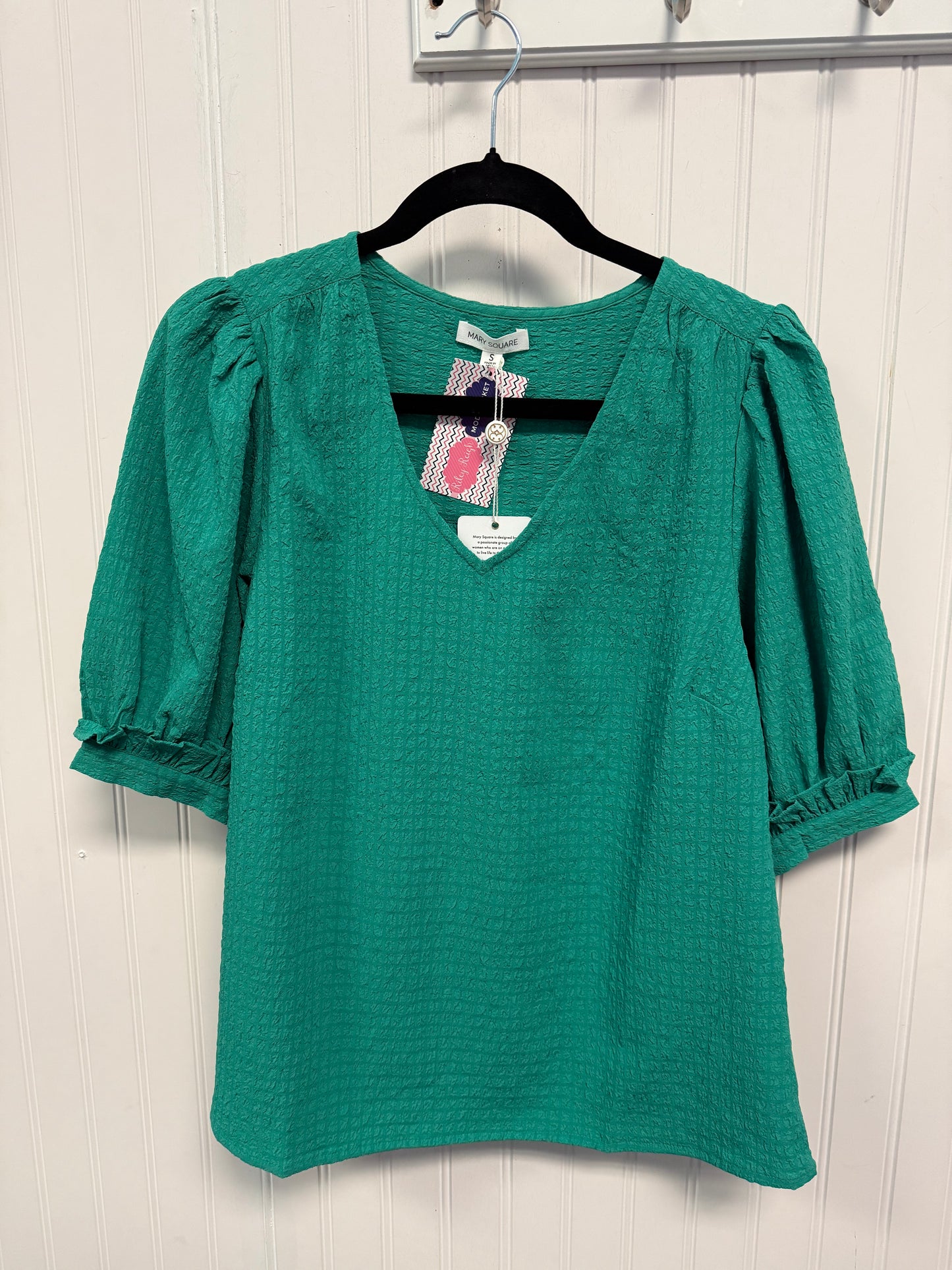Solid Textured V-Neck Ruffle Edge Puff Sleeve Top-Green