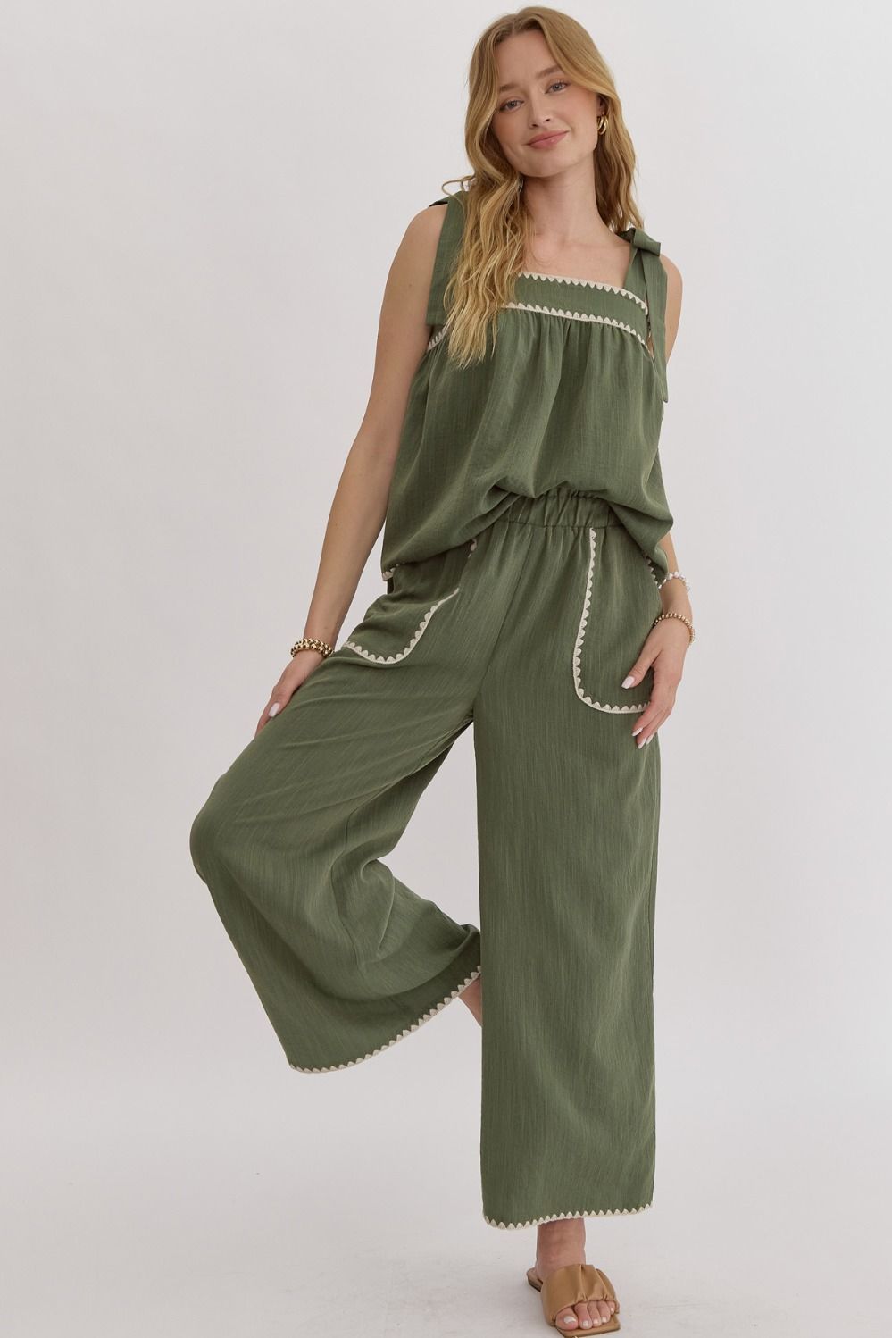 Wide Leg Embroidered Pocket Detail Pant - Olive