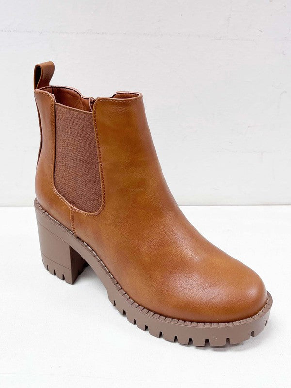 Round Toe Lug Sole Chelsea Bootie
