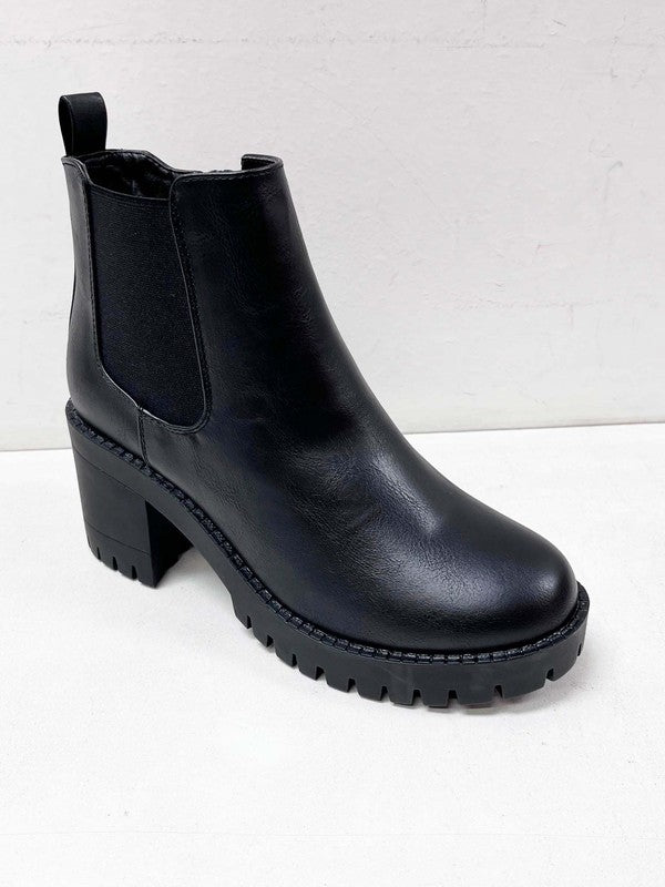 Round Toe Lug Sole Chelsea Bootie