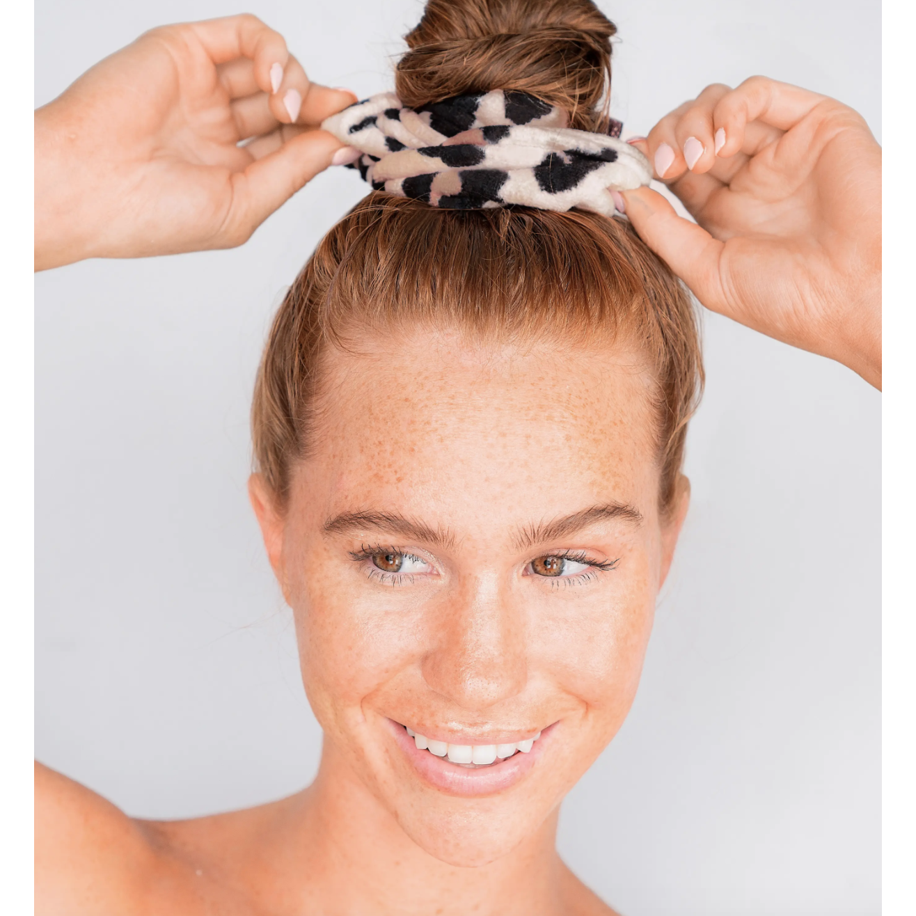 Kitsch Towel Scrunchies - Dot Pattern