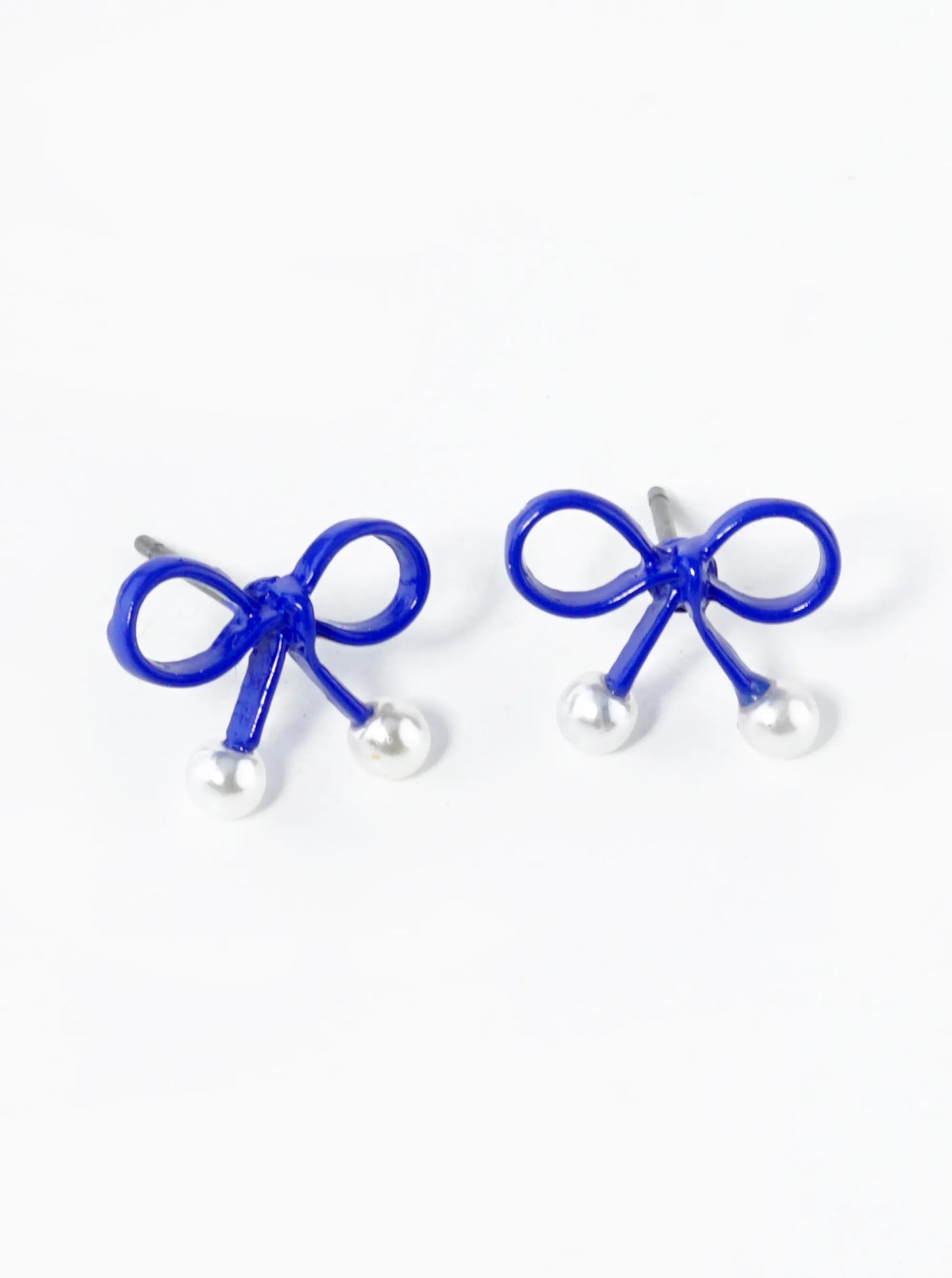 Ribbon Pearl Tail Stud Earrings