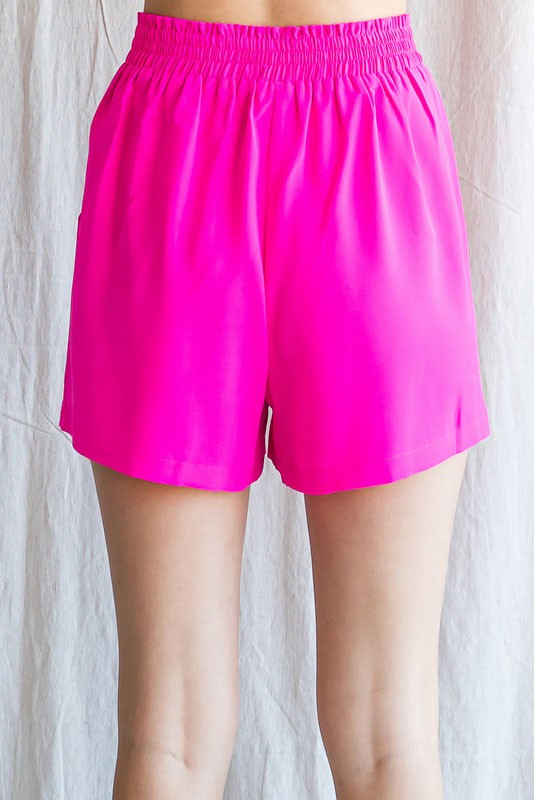 Solid Elastic Waist Pocket Shorts