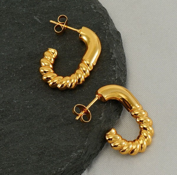 1/2 Twist Oval Hoop Earring-Gold
