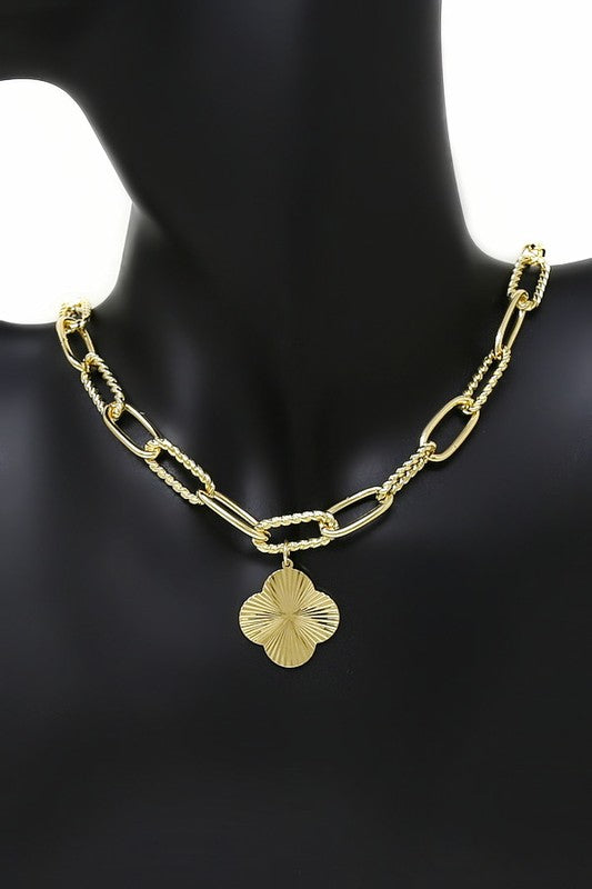 Textured Clover Chain Link Necklace-Gold