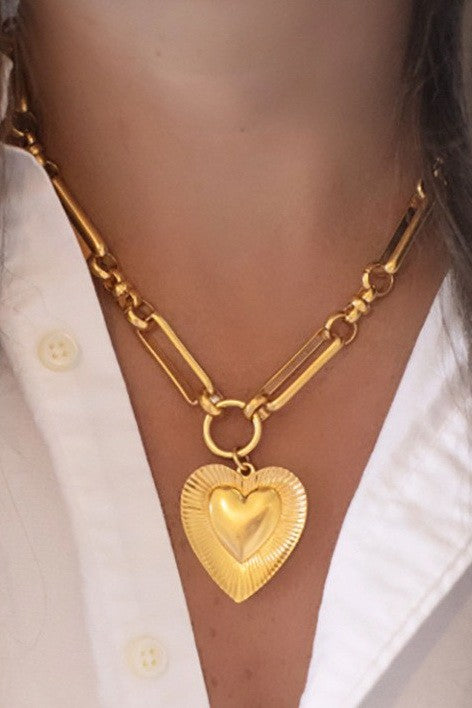Etched Heart Chunky Chain Necklace-Gold