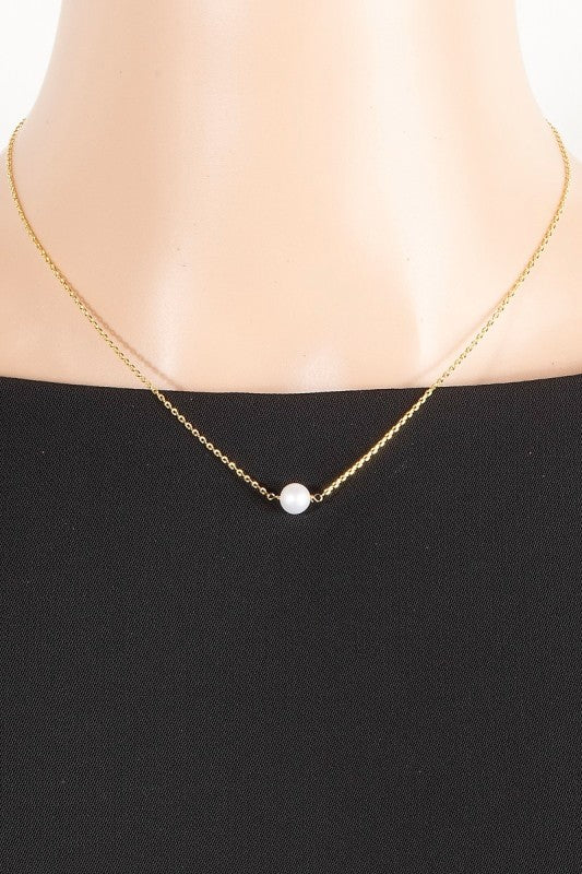 Single Pearl Suspended Necklace