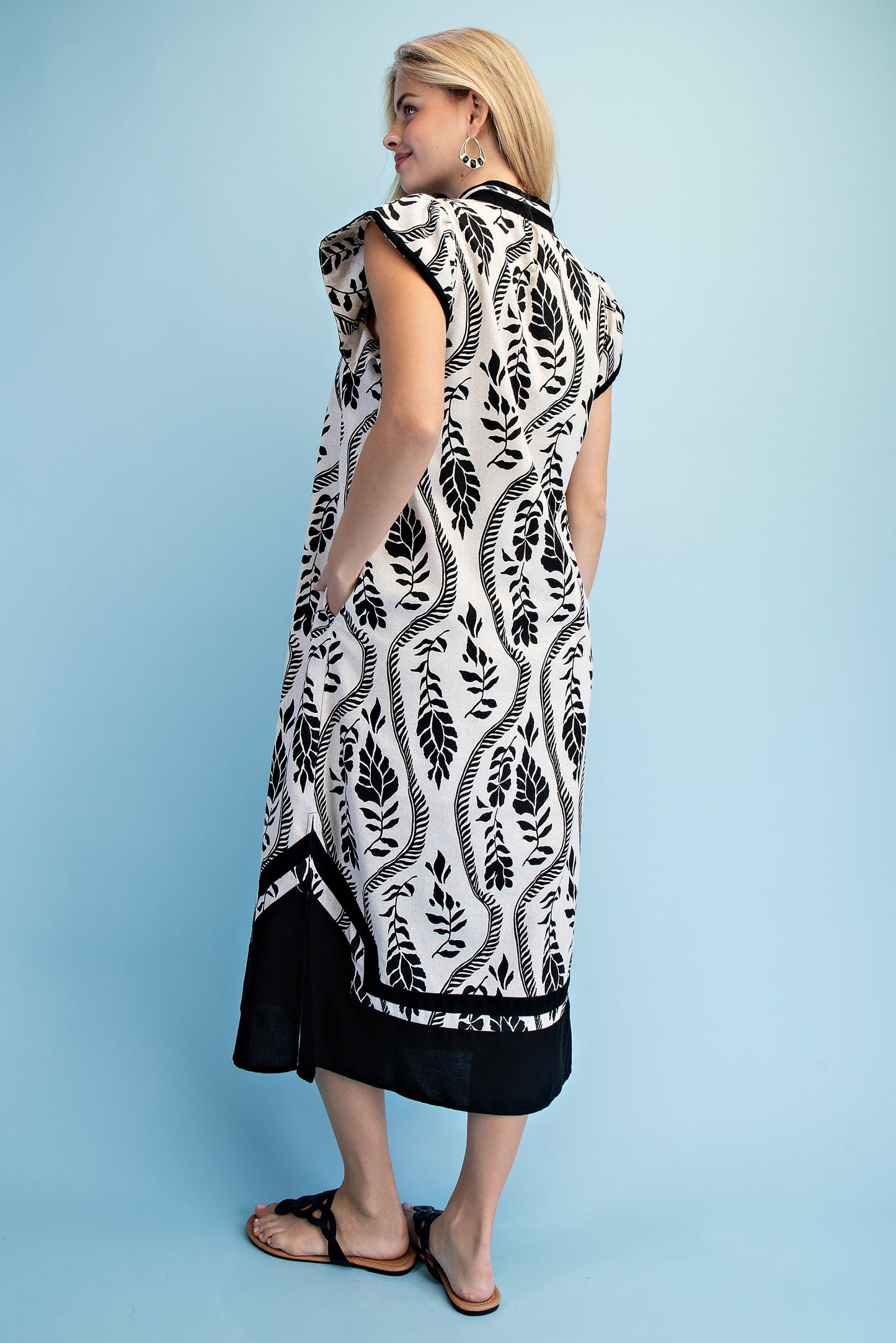 Wavy Vine Print Midi Dress w/Contrast Binding-Black