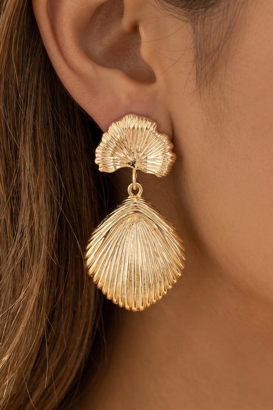Ribbed Fanned Shell Drop Earring-Gold