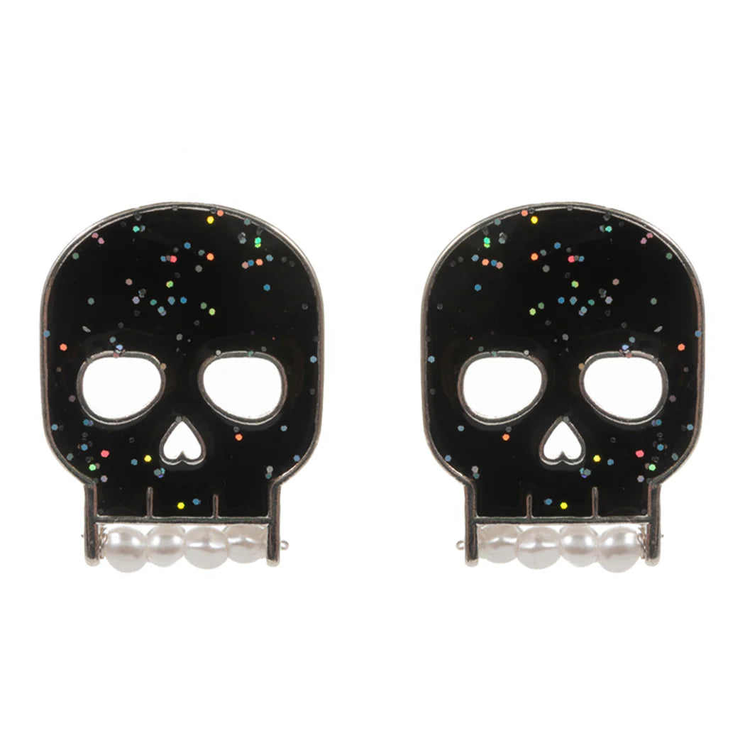 Skull W/ Pearl Tooth Post Earring