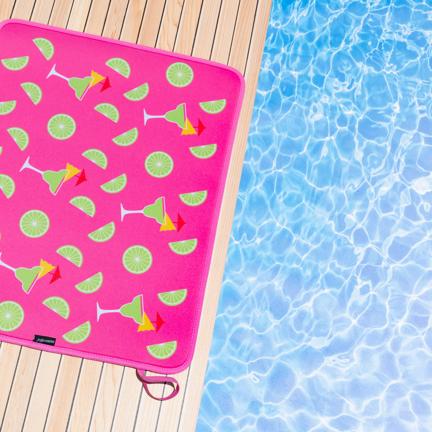 Poolside Seating Mat™ – Swimsuit & Skin Protection