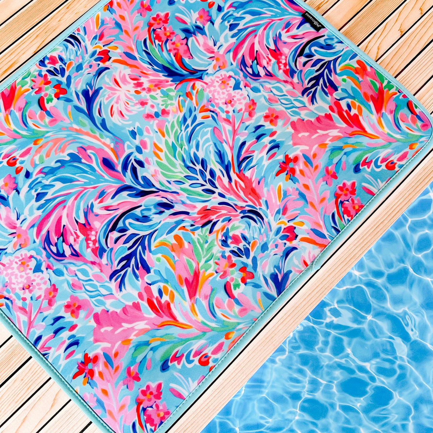 Poolside Seating Mat™ – Swimsuit & Skin Protection