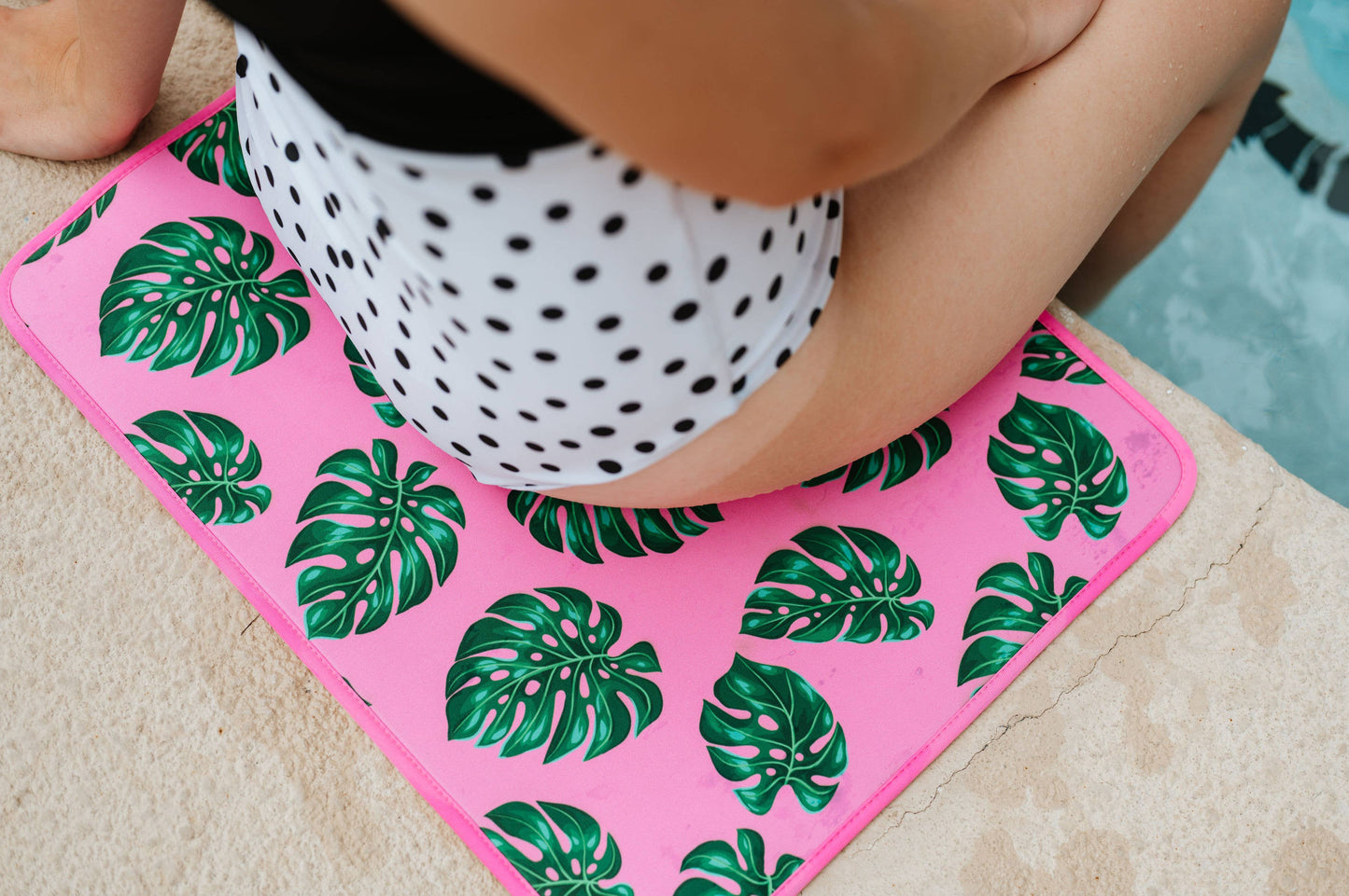 Poolside Seating Mat™ – Swimsuit & Skin Protection